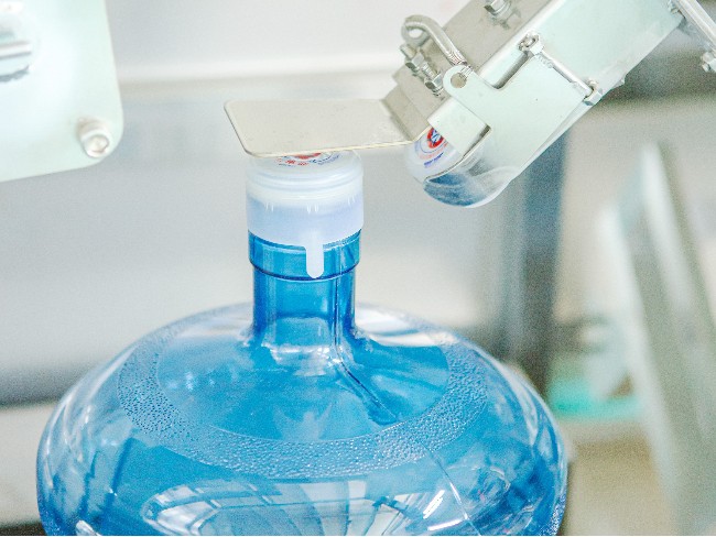 生產(chǎn)瓶裝礦泉水設(shè)備 生產(chǎn)瓶裝礦泉水設(shè)備